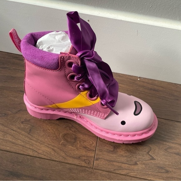 [5] Rare Dr.Martens Adventure Time The Bubblegum Princess Pink Combat Boot - Picture 7 of 15
